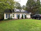 Home For Sale In Pineville, North Carolina