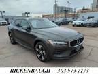 2022 Volvo V60 Cross Country T5