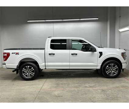 2023 Ford F-150 XL is a White 2023 Ford F-150 XL Truck in Zelienople PA
