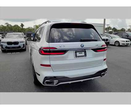 2025 BMW X7 xDrive40i is a White 2025 SUV in Jacksonville FL