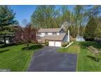 216 Hawthorne Cir, North Wales, PA 19454