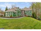 8228 Westchester Dr, Vienna, VA 22182