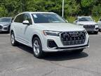 2025 Audi Q7 quattro Premium 45 TFSI