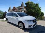 2021 Chrysler Pacifica White, 71K miles