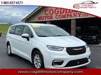 2023 Chrysler Pacifica White, 17K miles