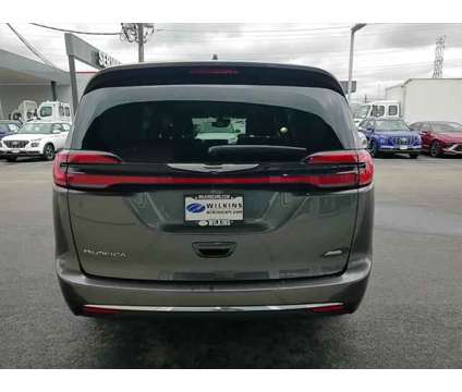 2022 Chrysler Pacifica Touring L AWD is a Grey 2022 Chrysler Pacifica Touring Van in Elmhurst IL