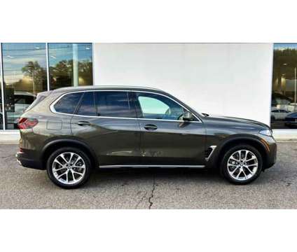 2025 BMW X5 xDrive40i is a Green 2025 BMW X5 4.6is SUV in Huntington Station NY