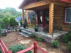 Newly renovated 2 bed 2 bath cabin