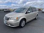2013 Chrysler Town & Country TouringL
