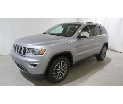 2021UsedJeepUsedGrand CherokeeUsed4x4 is a Silver 2021 Jeep grand cherokee Car for Sale in Brunswick OH