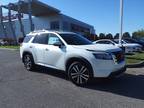 2024 Nissan Pathfinder White, new