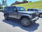 2024 Jeep Wrangler Gray, 15 miles