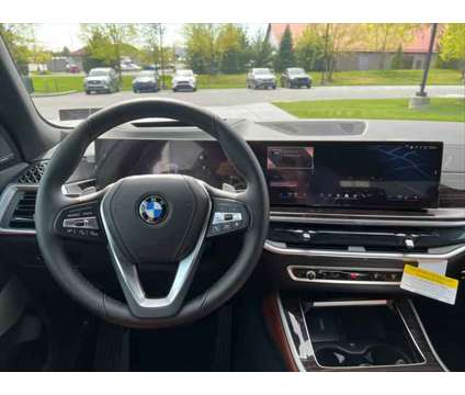 2025 BMW X5 xDrive40i is a White 2025 BMW X5 3.0si SUV in Mechanicsburg PA