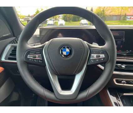 2025 BMW X5 xDrive40i is a White 2025 BMW X5 3.0si SUV in Mechanicsburg PA