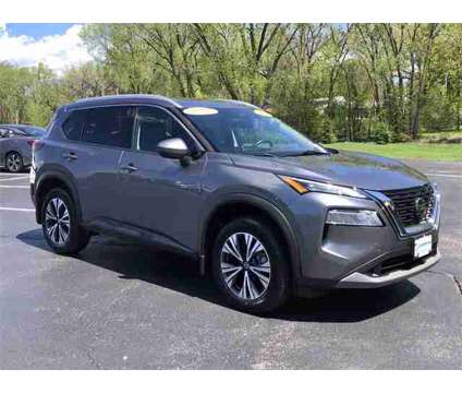 2021 Nissan Rogue SV is a 2021 Nissan Rogue SV SUV in Neenah WI