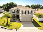 5697 Oakwood Knoll Dr, Lakeland, FL 33811