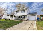 17 Lansberry Dr, Burlington, NJ 08016