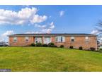 210 Della Ln, Boonsboro, MD 21713