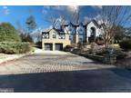 2905 Taj Dr, Oakton, VA 22124