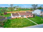 52 N Hershey Ave, Leola, PA 17540