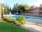 Apartment Overlooking Pool and Gardens Torrevieja