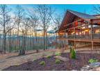 Mineral Bluff, This 2,850 sq. ft. upscale cabin features