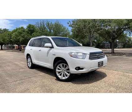 2010 Toyota Highlander for sale is a White 2010 Toyota Highlander Car for Sale in Houston TX