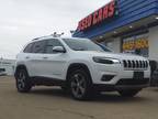 2019 Jeep Cherokee White, 71K miles