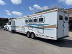 2001 Featherlite slideout and generator one owner MUD ROOM 4 horses