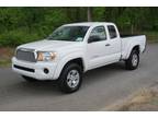 2009 Toyota Tacoma White, 312K miles