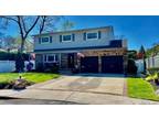 Home For Sale In Wantagh, New York