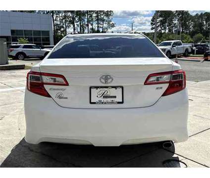 2012 Toyota Camry SE is a White 2012 Toyota Camry SE Sedan in Gainesville FL