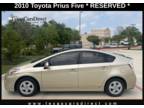 2010 Toyota Prius V HYBRID/1-OWNER CLEAN CARFAX/HEATED SEATS