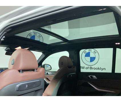 2024 BMW X5 xDrive40i is a White 2024 BMW X5 3.0si SUV in Brooklyn NY