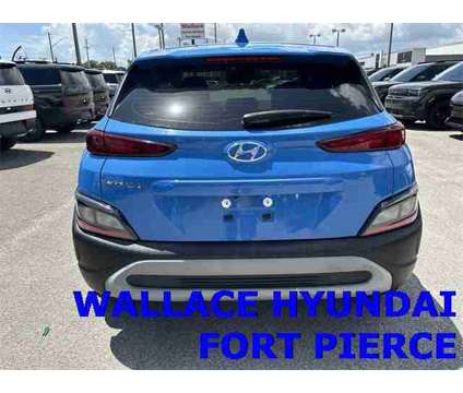 2022 Hyundai Kona SE is a Blue 2022 Hyundai Kona SE SUV in Fort Pierce FL