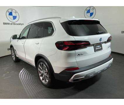 2024 BMW X5 xDrive40i is a White 2024 BMW X5 4.8is SUV in Brooklyn NY