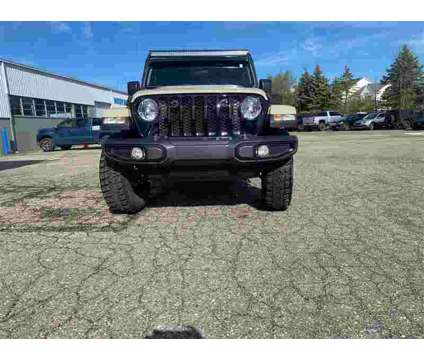 2022 Jeep Gladiator Altitude is a Gold 2022 Altitude Truck in Walled Lake MI