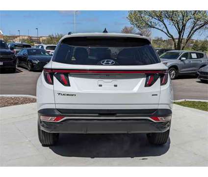 2022 Hyundai Tucson SEL is a White 2022 Hyundai Tucson SUV in Algonquin IL