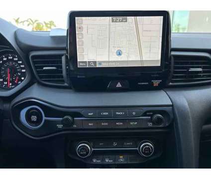 2022 Hyundai Veloster N Base is a Black 2022 Hyundai Veloster 2.0 Trim Coupe in Bakersfield CA