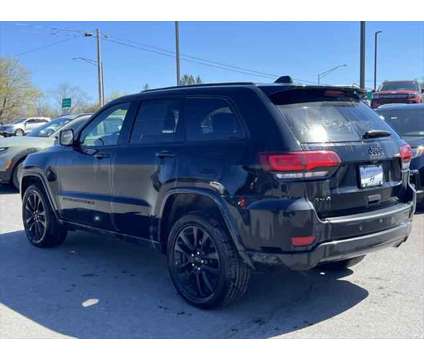 2022 Jeep Grand Cherokee WK Laredo X 4x4 is a Black 2022 Jeep grand cherokee SUV in Utica NY