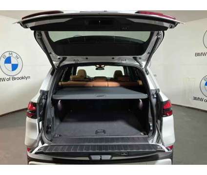 2025 BMW X5 xDrive40i is a White 2025 BMW X5 3.0si SUV in Brooklyn NY