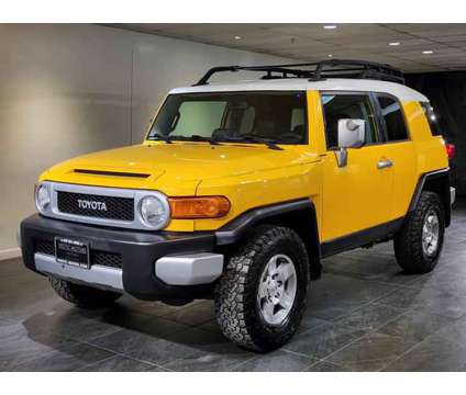 2009 Toyota FJ Cruiser for sale is a Yellow 2009 Toyota FJ Cruiser Car for Sale in Rolling Meadows IL