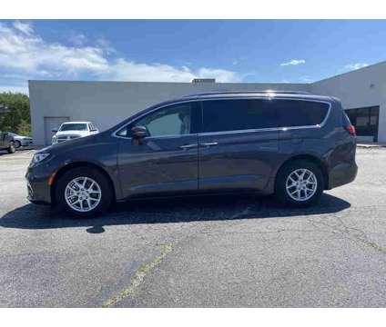 2021UsedChryslerUsedPacificaUsedFWD is a Grey 2021 Chrysler Pacifica Car for Sale in Miami OK