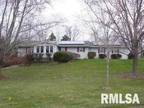 Home For Sale In Cantrall, Illinois