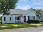 Home For Sale In Pinckneyville, Illinois
