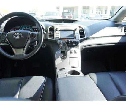 2015 Toyota Venza XLE is a Silver 2015 Toyota Venza XLE Station Wagon in Hammond LA