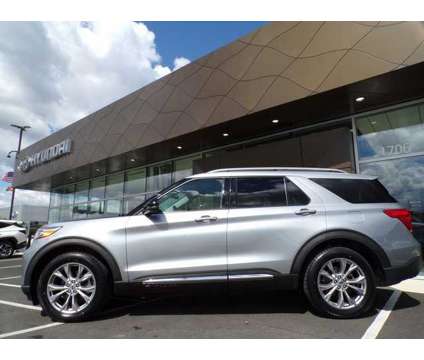 2022 Ford Explorer Limited is a Silver 2022 Ford Explorer Limited SUV in Hagerstown MD