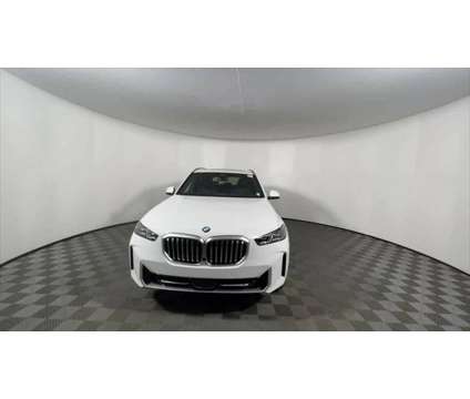 2025 BMW X5 xDrive40i is a White 2025 BMW X5 4.6is SUV in Freeport NY