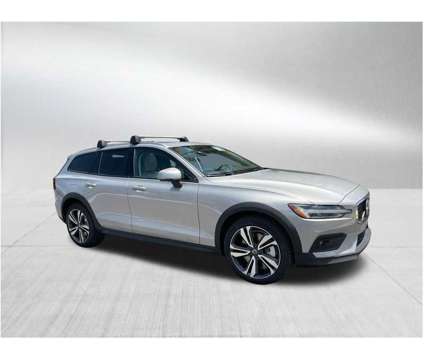 2024 Volvo V60 Cross Country B5 Plus is a Silver 2024 Volvo V60 Cross Country Station Wagon in Miami FL