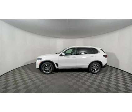 2025 BMW X5 xDrive40i is a White 2025 BMW X5 4.8is SUV in Freeport NY